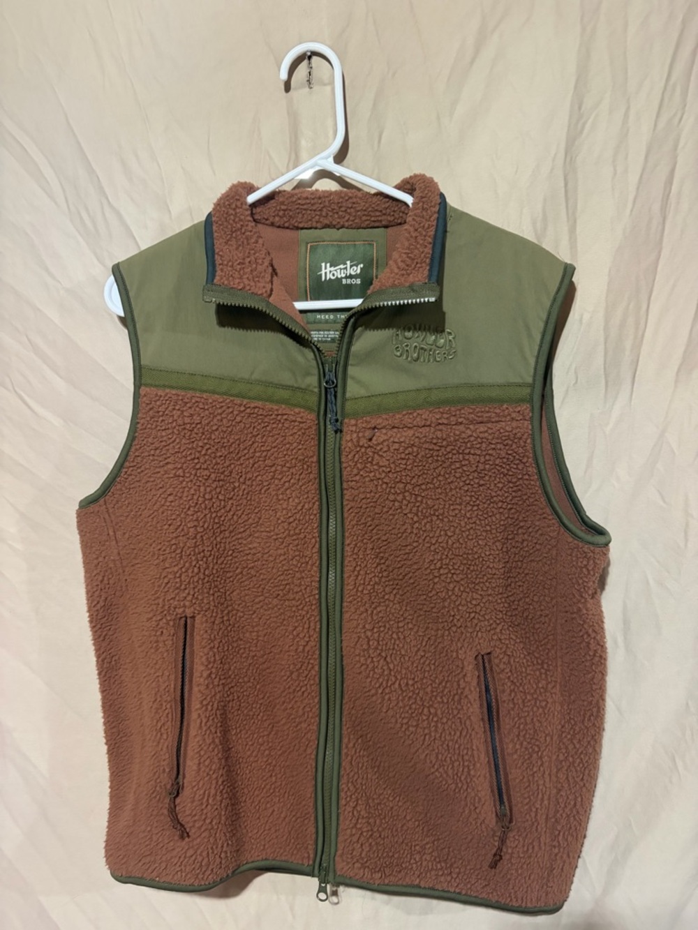 Howler brothers vest